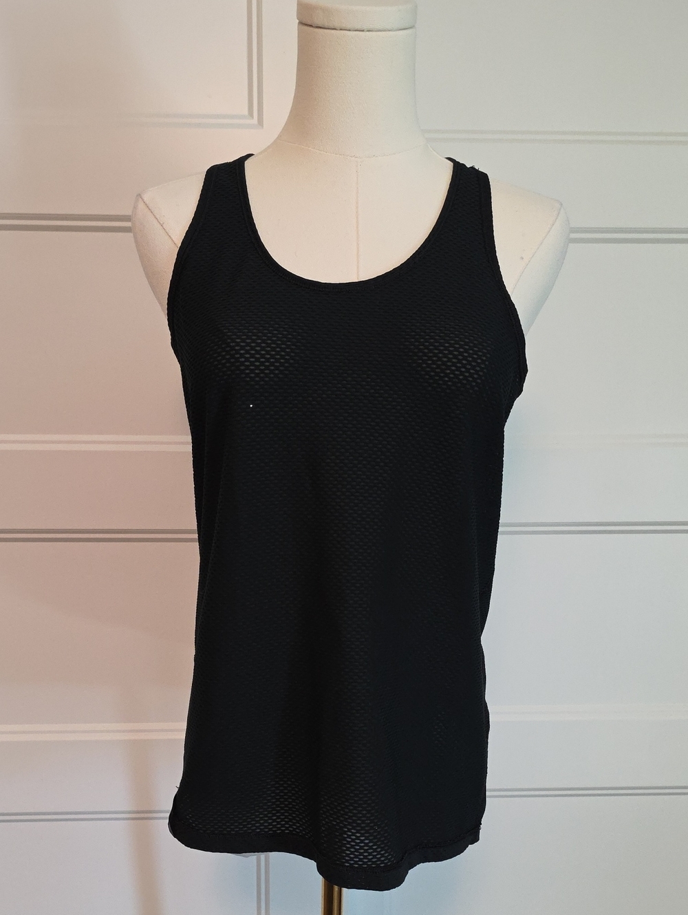 Under Armour Black Mesh Scoop Neck Tank